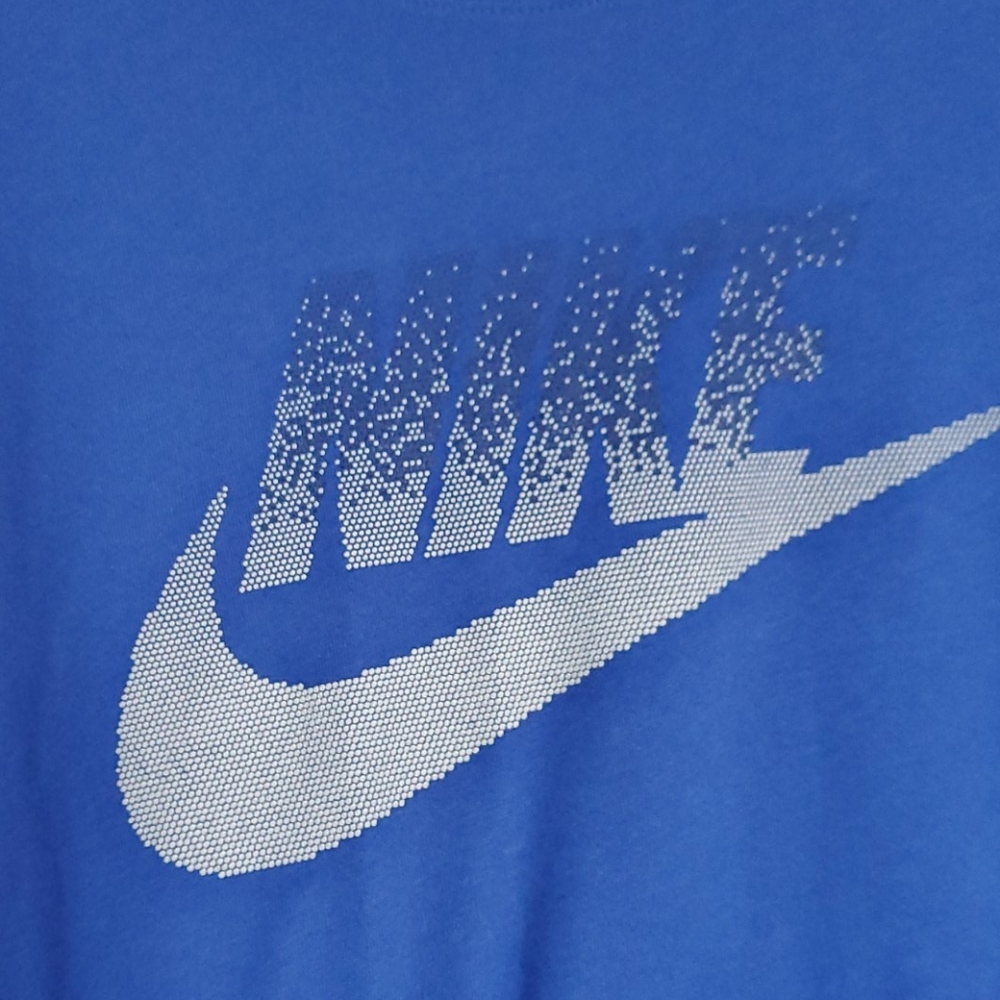 2 blue Nike dri-fit, youth large shirts - Picture 8 of 9